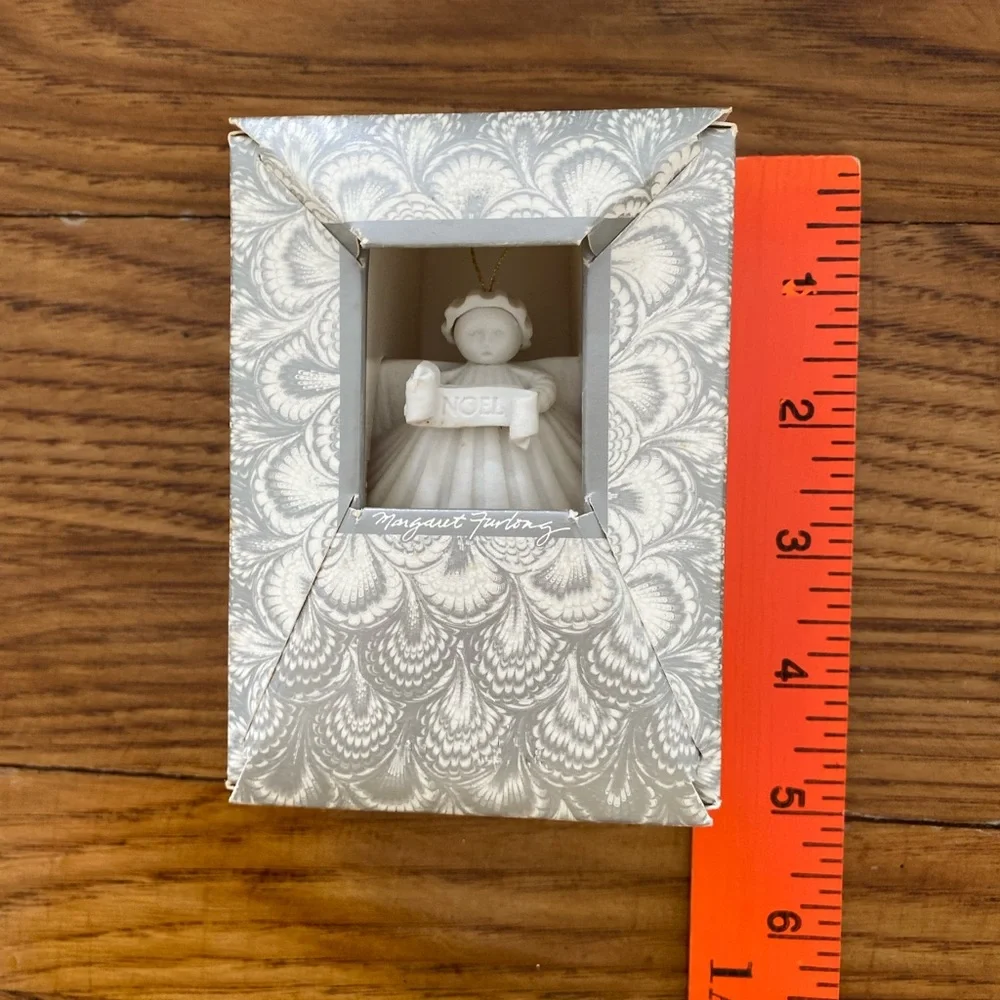 Vintage Retired Margaret Furlong‎ Angel Shell Christmas Ornament White Noel 1992